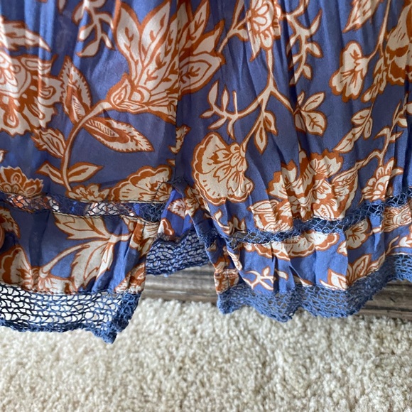 Melrose and Market Tank - Picture 3 of 6